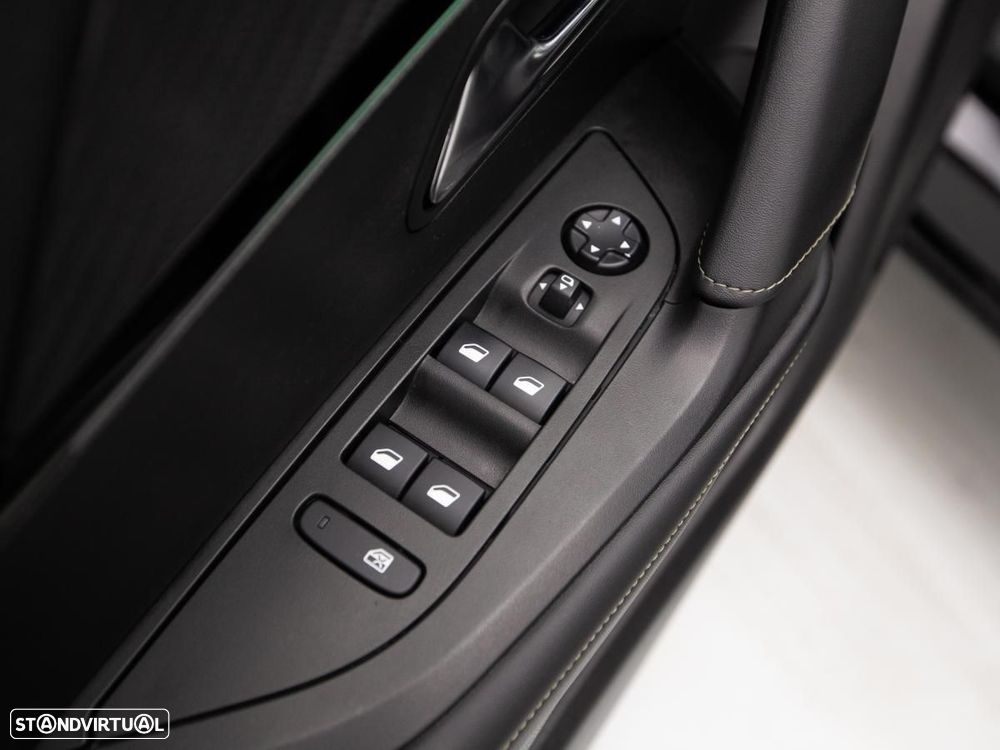 Peugeot 2008 1.5 BlueHDi GT EAT8 - 13