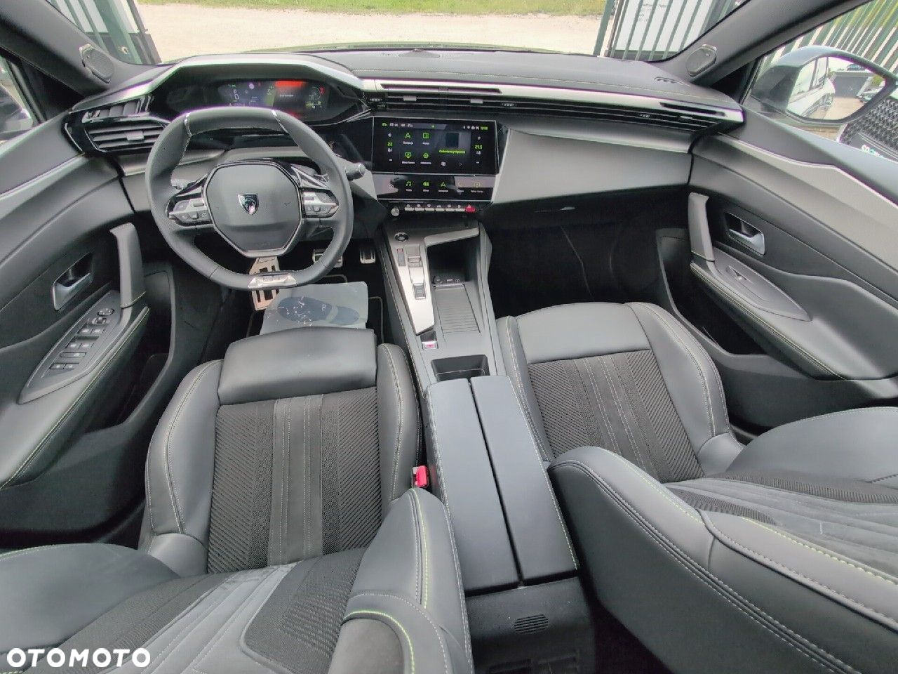 Peugeot 408 - 8