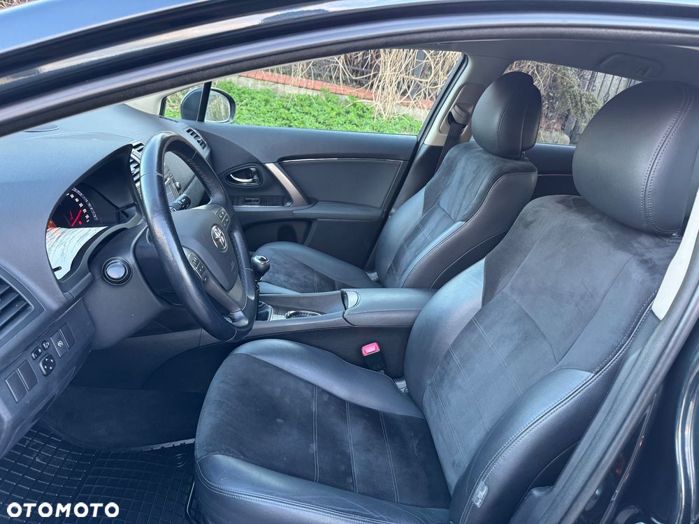 Toyota Avensis 1.8 Executive - 27