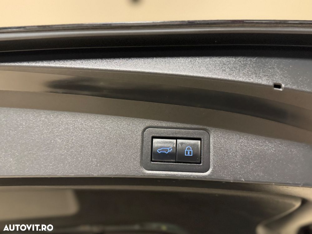 Toyota Corolla ver-1-8-hybrid-team-deutschland - 32