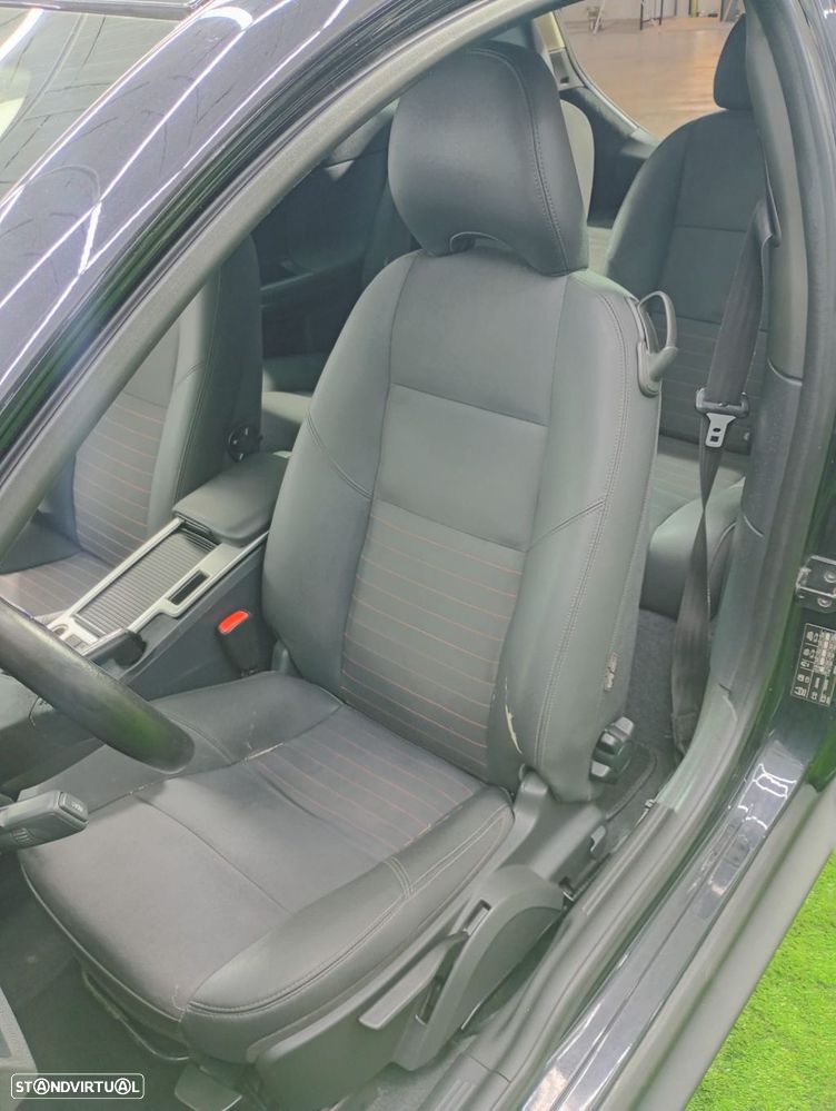 Volvo C30 1.6 D Drive Momentum — fotografia 15