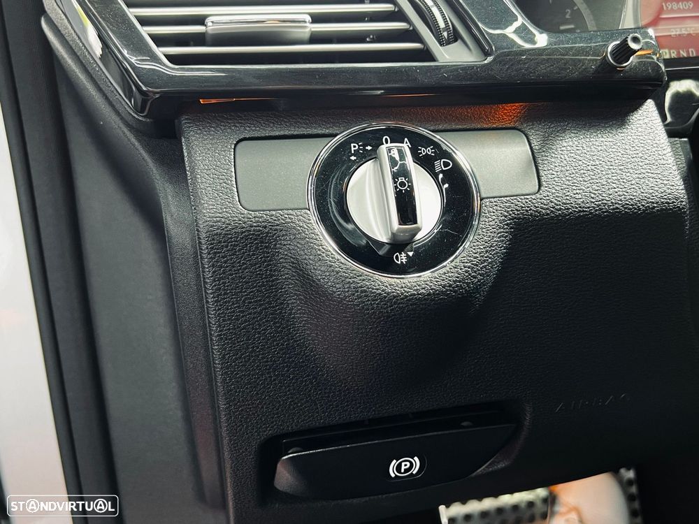 Mercedes-Benz E 250 CDi Avantgarde BlueEfficiency Auto. - 25