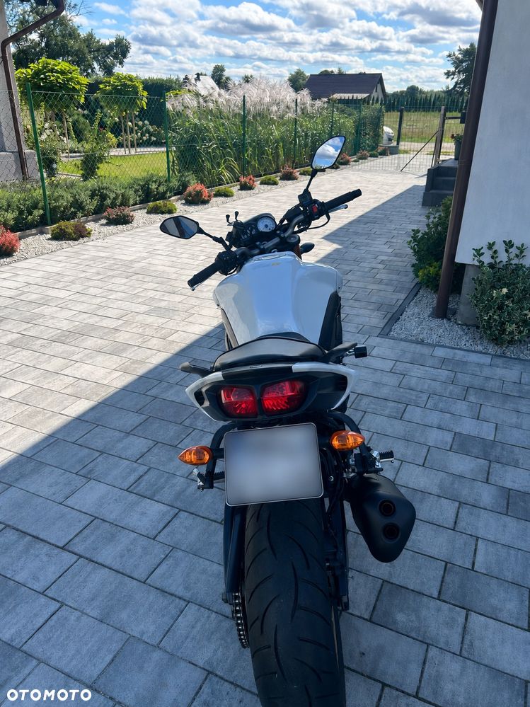 Yamaha FZ8 - 4