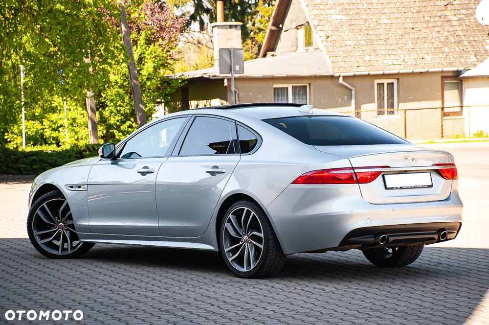 Jaguar XF 2.0 T R-Sport - 14