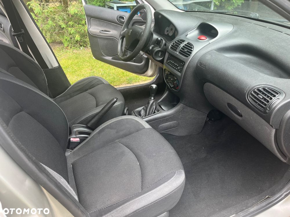 Peugeot 206 - 16