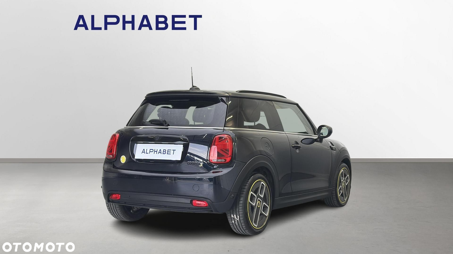 MINI Cooper SE Classic Trim - 7