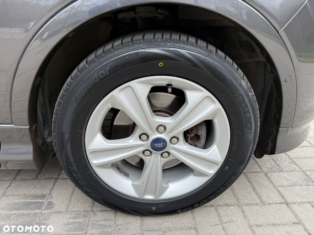 Ford Kuga 2.0 TDCi 2x4 Titanium - 36