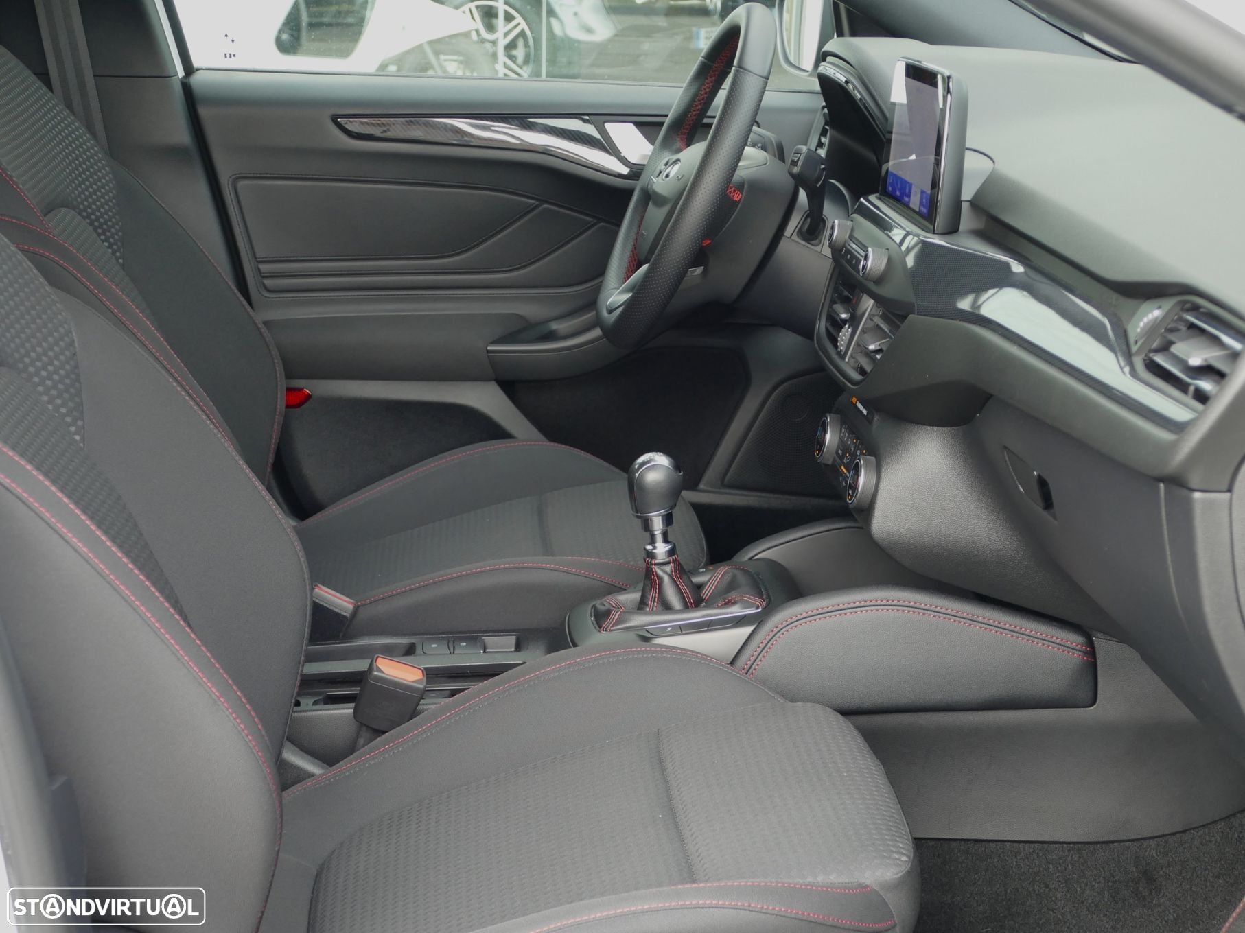 Ford Focus 1.0 EcoBoost MHEV ST-Line X - 18