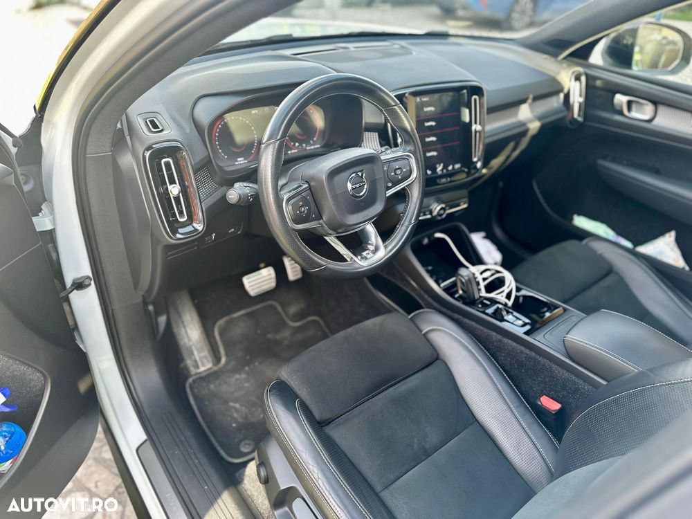 Volvo XC 40 D4 AWD R-Design - 11