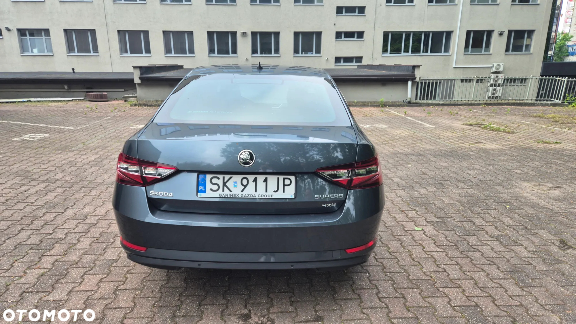 Skoda Superb 2.0 TDI 4x4 L&K DSG - 4