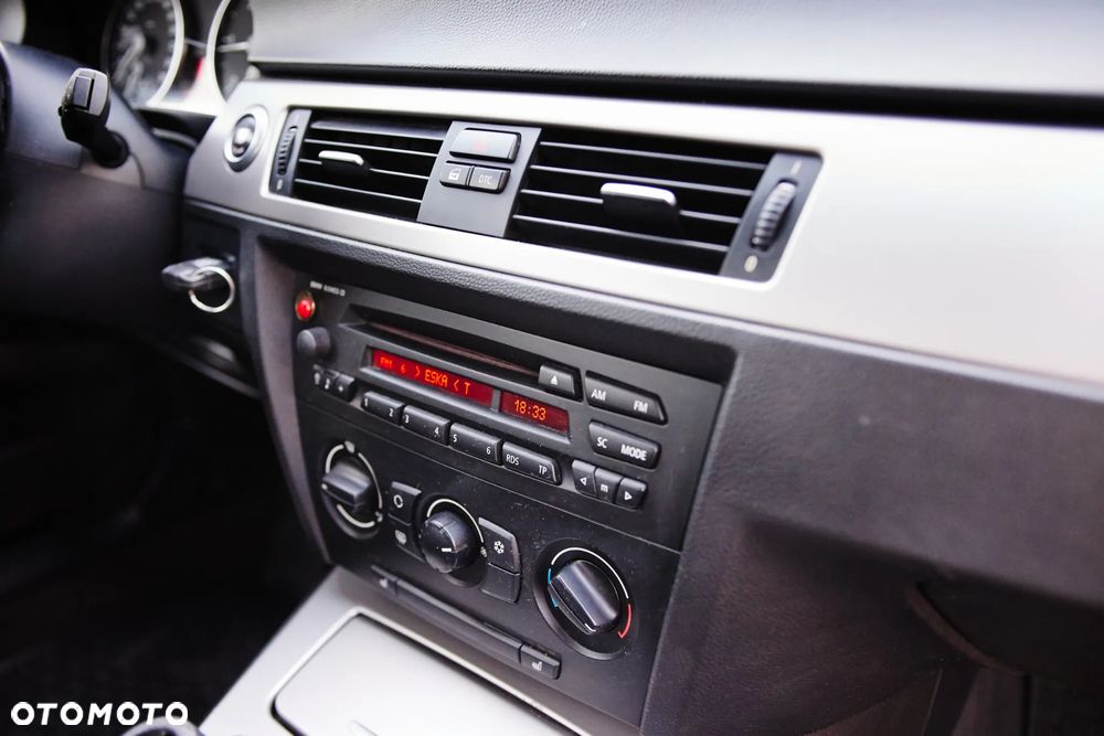 BMW Seria 3 318d DPF - 22