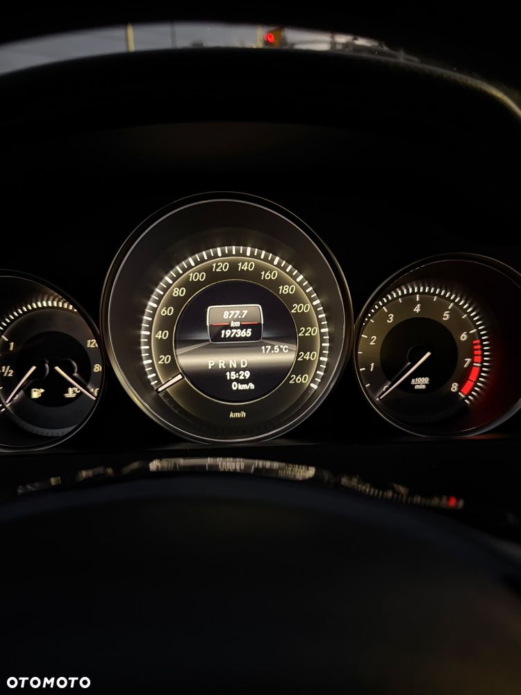 Mercedes-Benz Klasa C 350 BlueEff 4-Matic Avantgarde - 39