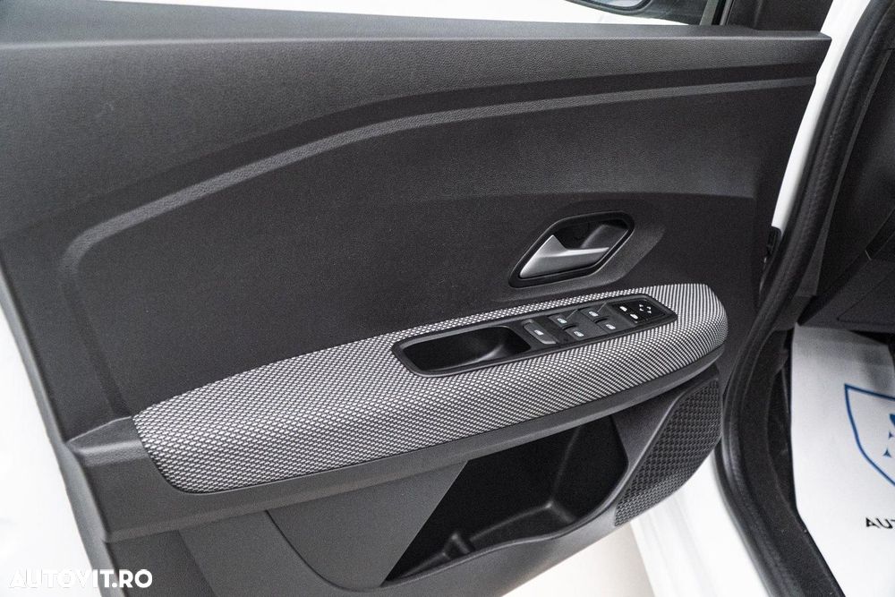 Dacia Logan TCe 90 MT6 Prestige - 36