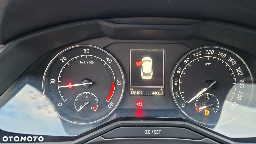 Skoda Superb 1.6 TDI GreenLine - 27