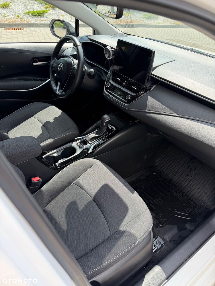 Toyota Corolla 1.8 Hybrid Comfort - 17