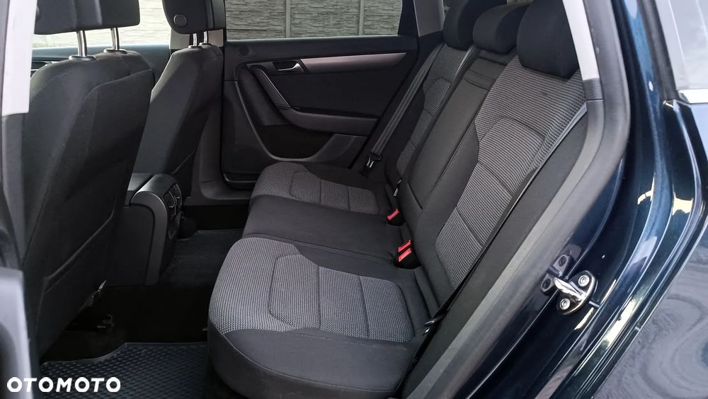 Volkswagen Passat 2.0 TDI Comfortline - 12