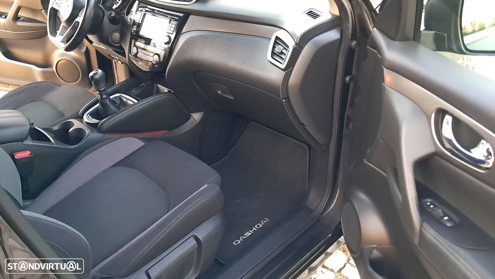 Nissan Qashqai 1.5 dCi N-Connecta - 17