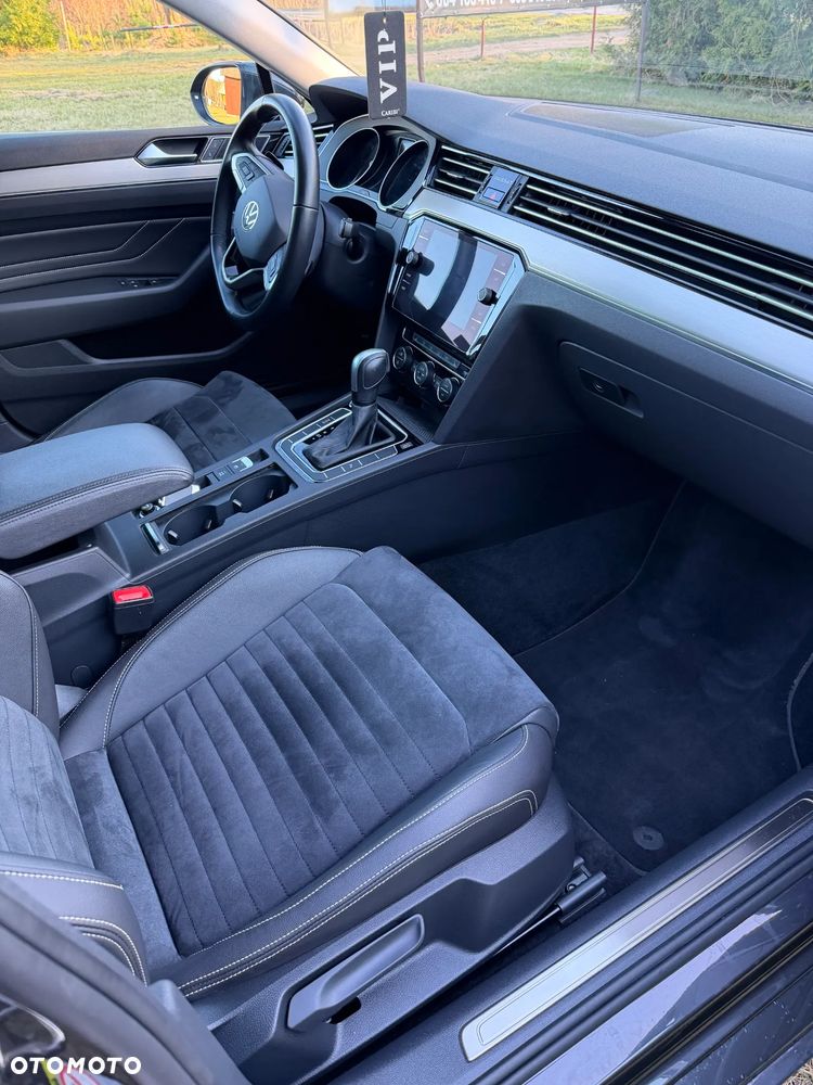 Volkswagen Passat - 12