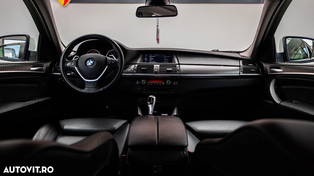 BMW X6 xDrive50i - 33