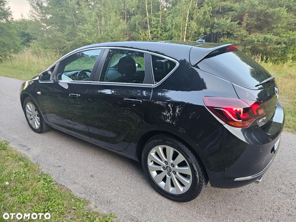 Opel Astra 2.0 CDTI Exklusiv - 13