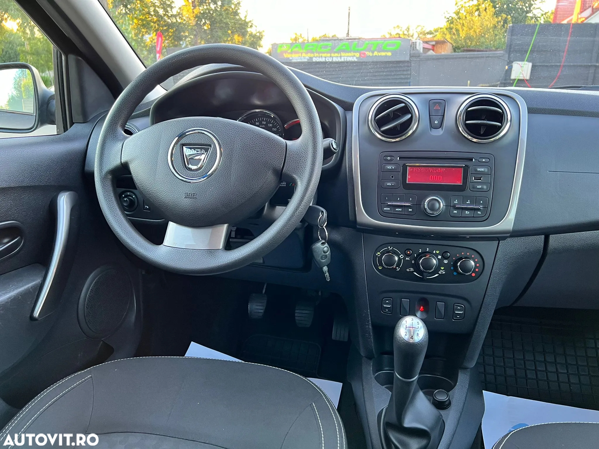 Dacia Logan 0.9 90CP Laureate - 8