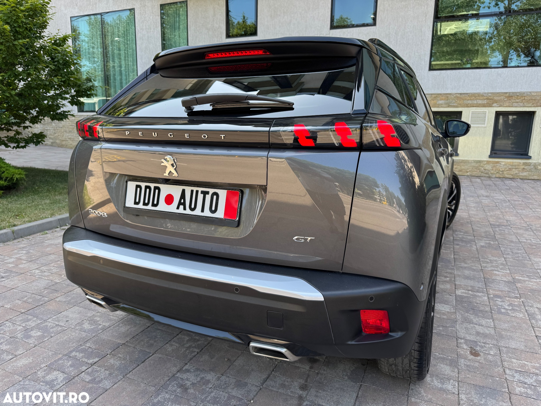 Peugeot 2008 PureTech 130 EAT8 GT - 31