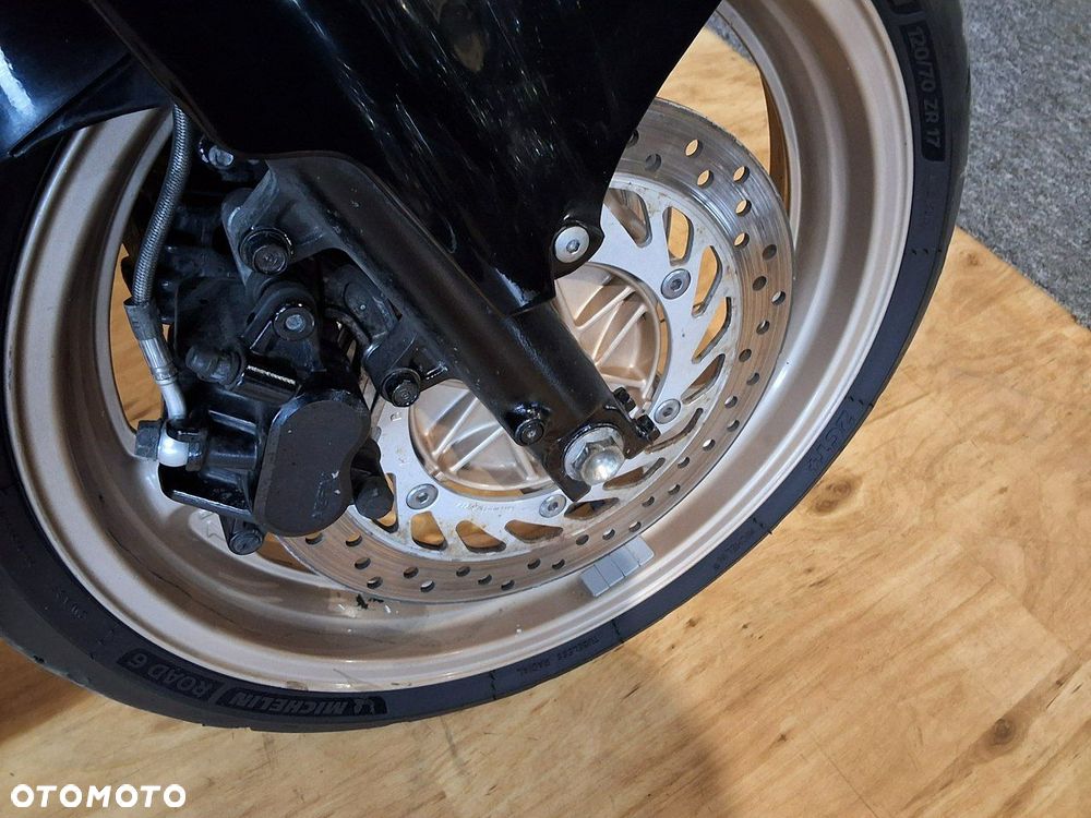 Honda CBR - 15