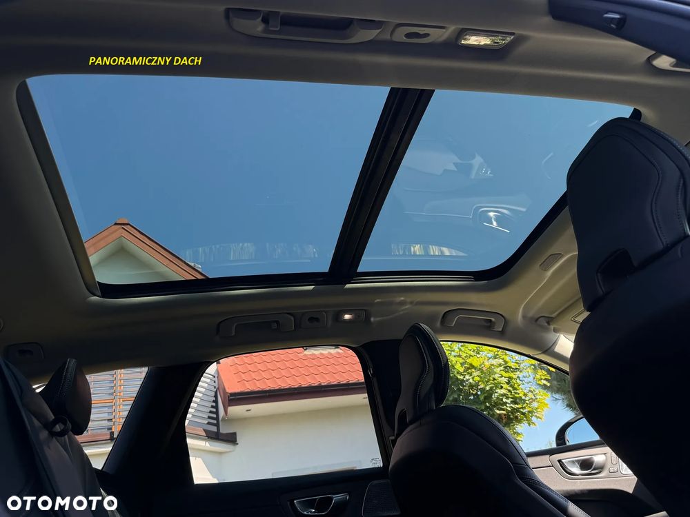 Volvo XC 60 B5 B AWD Plus Dark - 21