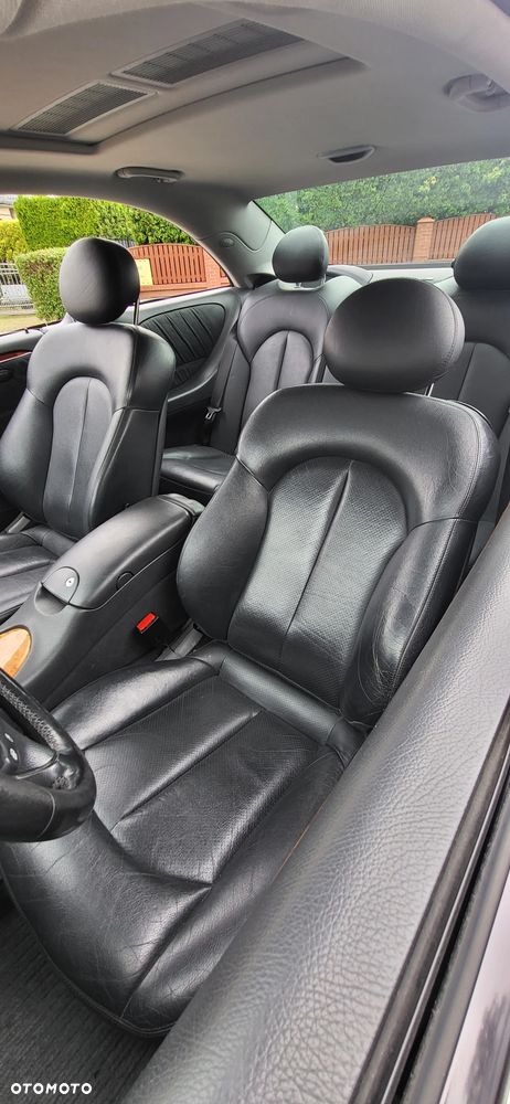 Mercedes-Benz CLK - 11