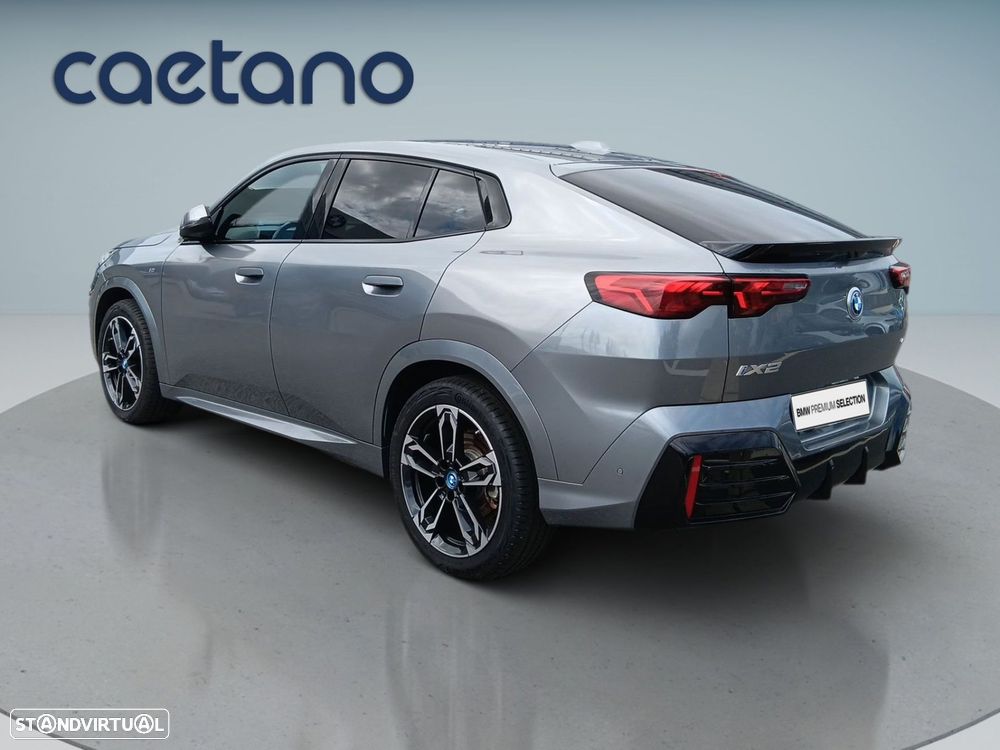 BMW iX2 eDrive20 Pack Desportivo M - 6