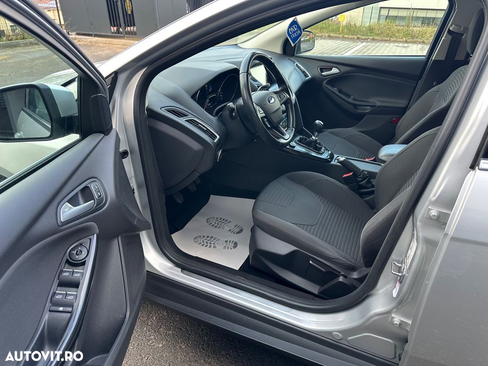 Ford Focus Turnier 1.5 TDCi DPF Start-Stopp-System Titanium - 18