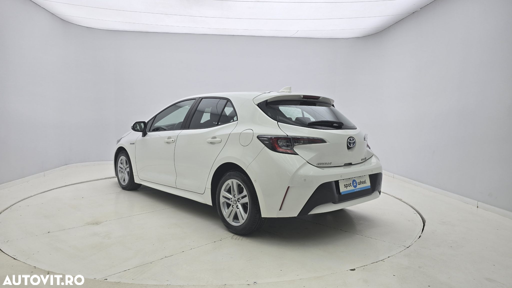 Toyota Corolla 1.8 HSD Dynamic - 8