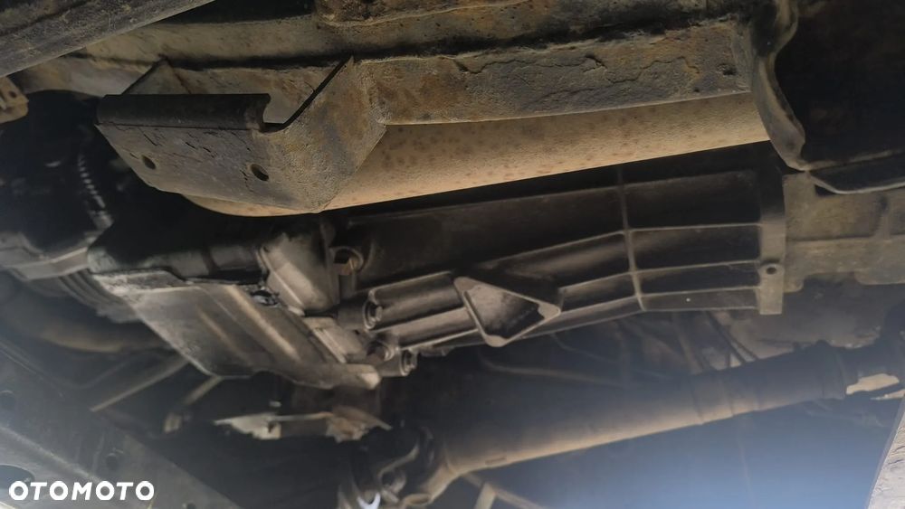 Land Rover Defender 90 Style - 10