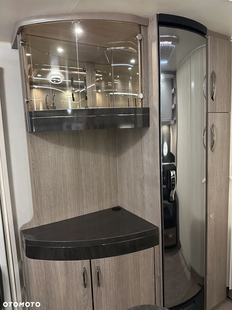 Hobby 660 WFC PRESTIGE z klimą dachową, napędem i markizą. - 29