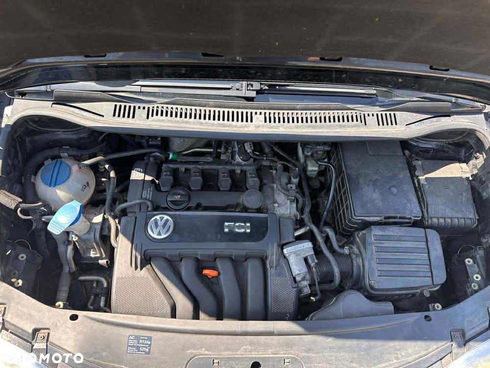 Volkswagen Touran 2.0 FSI Highline - 19