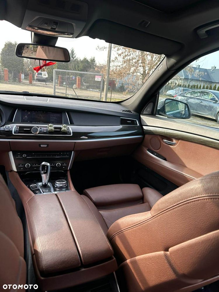 BMW Seria 5 530d xDrive - 10