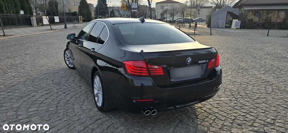 BMW Seria 5 525d - 16