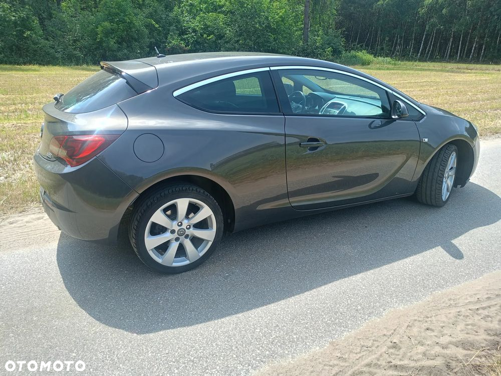 Opel Astra IV GTC 1.4 T Sport - 4