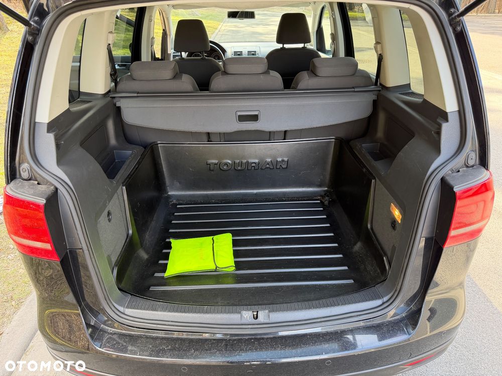 Volkswagen Touran - 18