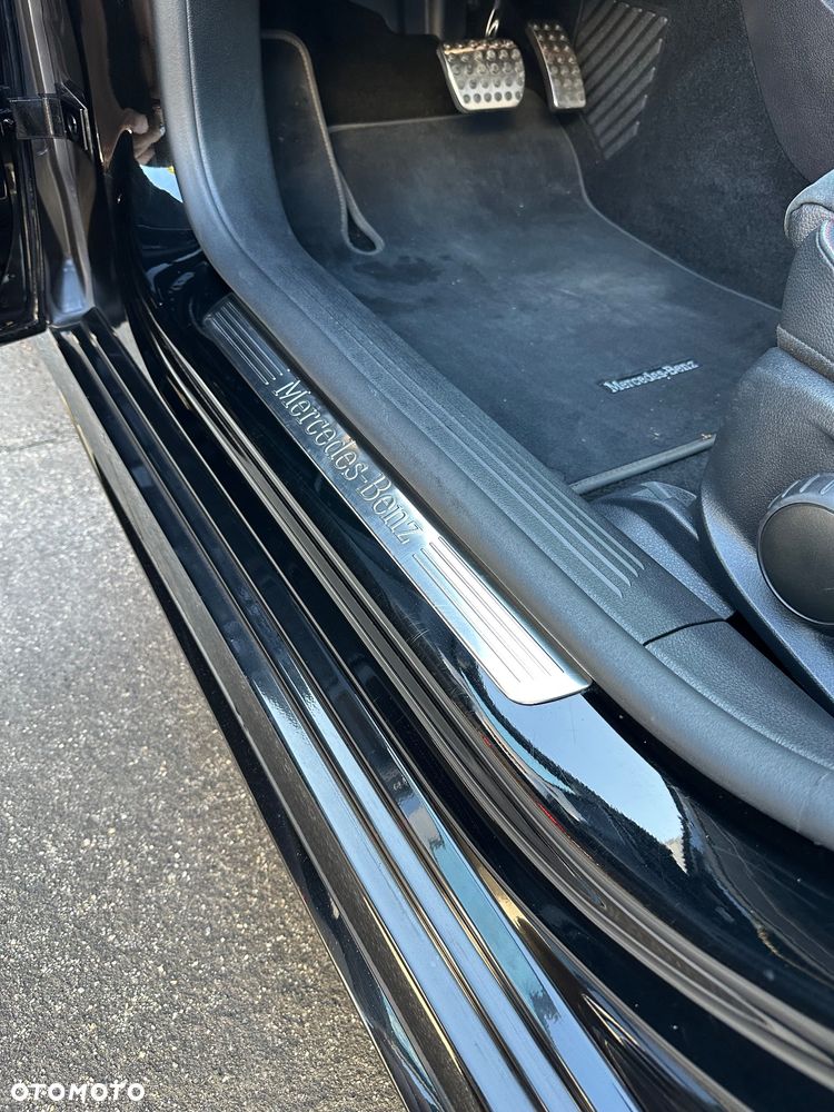 Mercedes-Benz Klasa A 180 7G-DCT Lim AMG Line Advanced Plus - 32