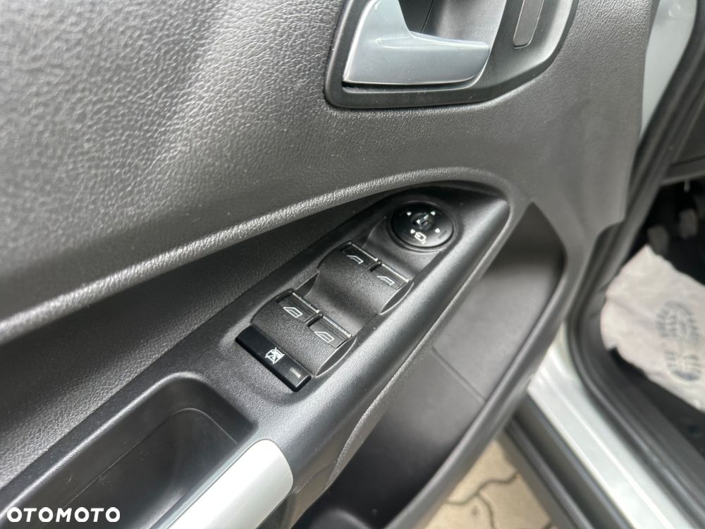 Ford Tourneo Connect Grand 1.6 TDCi Titanium - 29