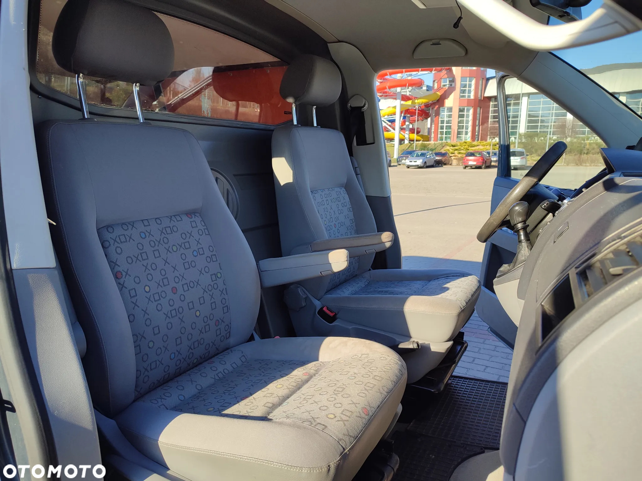 Volkswagen T5 Long L2H1 2.5TDI Klima, Alu, Skrzydełka, Podłokietniki, Po pełnym serwisie - 33
