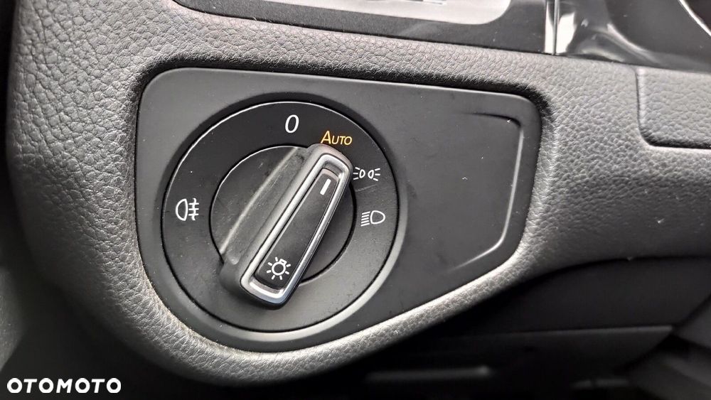 Volkswagen Golf - 33