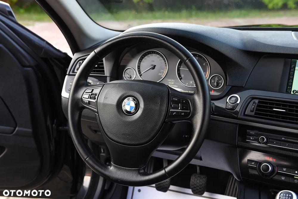 BMW Seria 5 520d - 33