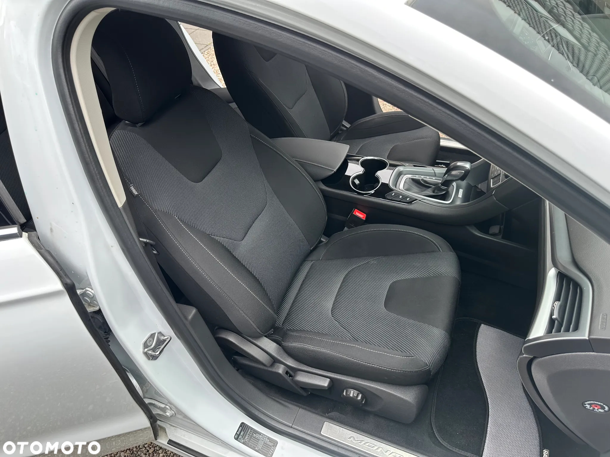 Ford Mondeo 2.0 TDCi Titanium PowerShift - 30