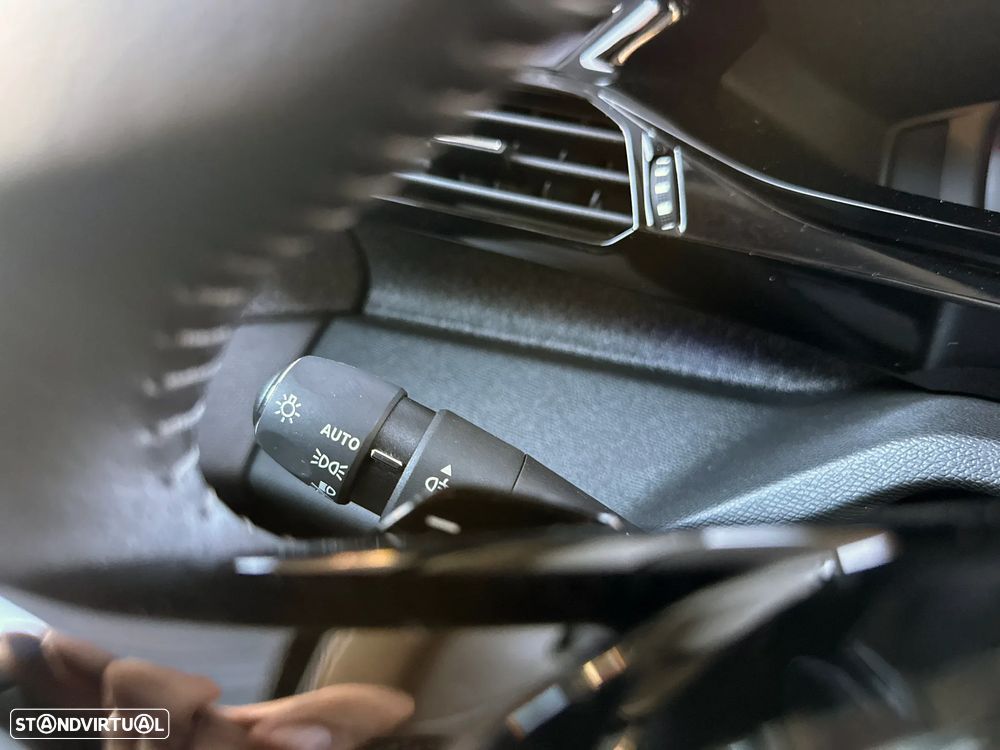 Peugeot 408 1.2 PureTech Allure Pack EAT8 - 29