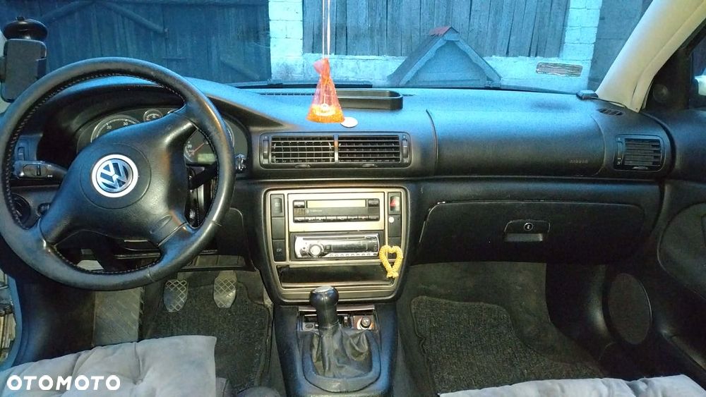 Volkswagen Passat 1.9 TDI Basis - 6