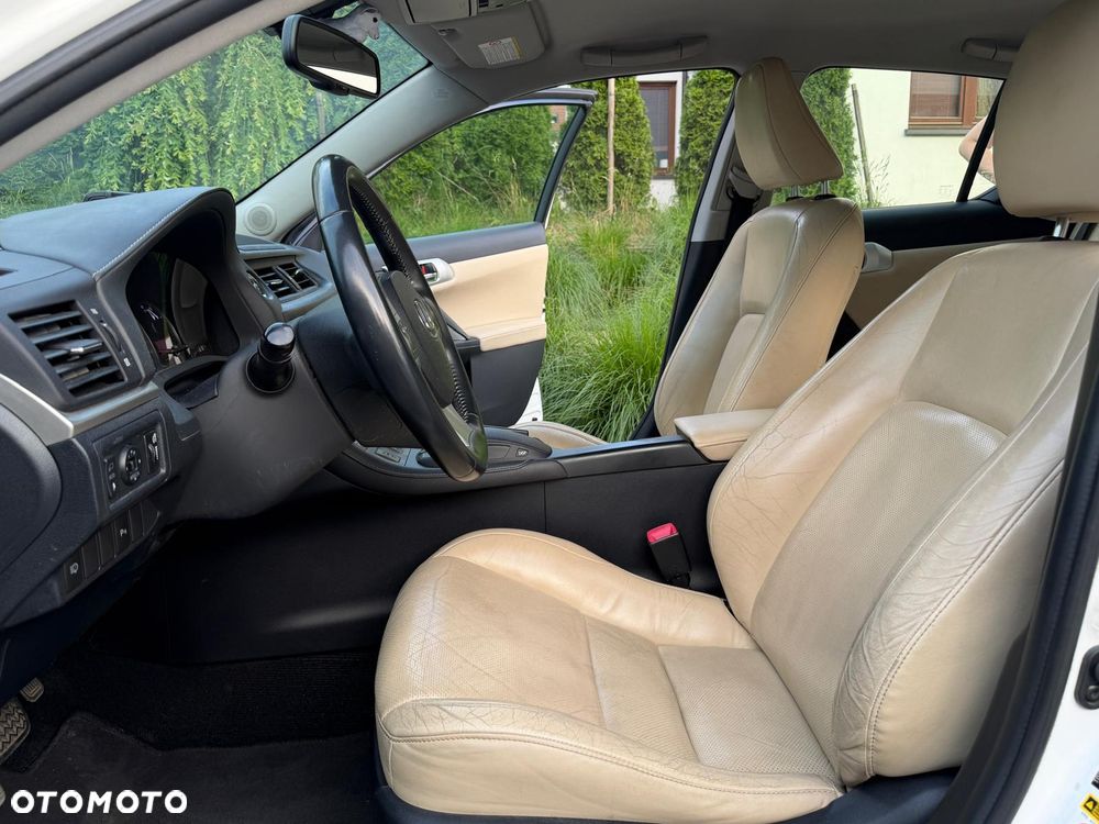 Lexus CT 200h Prestige - 18