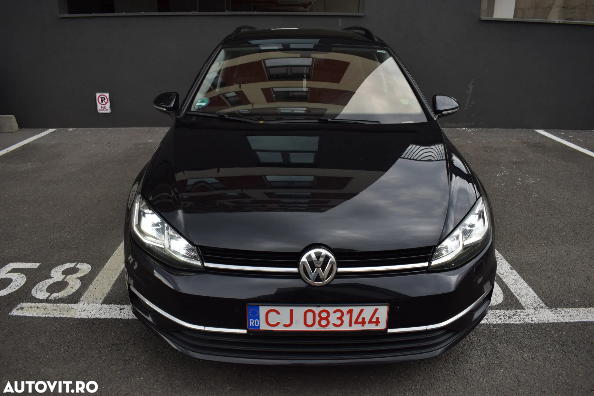 Volkswagen Golf 2.0 TDI Highline - 8