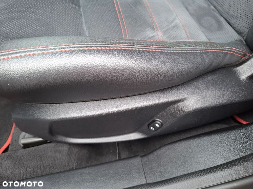 Ford Mondeo 2.0 T Titanium S - 35